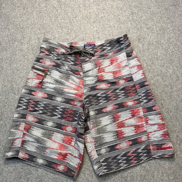 Men's Patagonia Black, Red, White Board Shorts Wavefarer Swim Trunks Size 30 - Picture 6 of 11